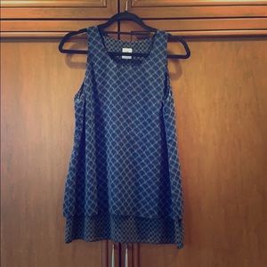 Cabi Sleeveless scallop-patterned tunic